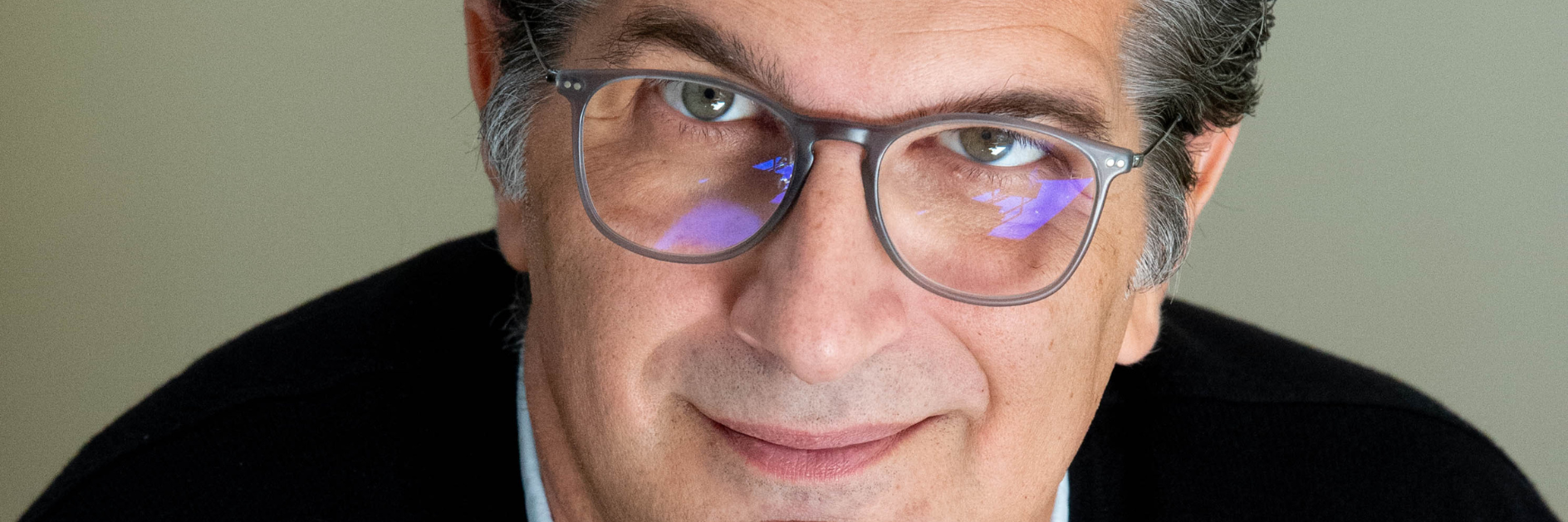 immagine in primo piano dell'attrice Lunetta Savino
